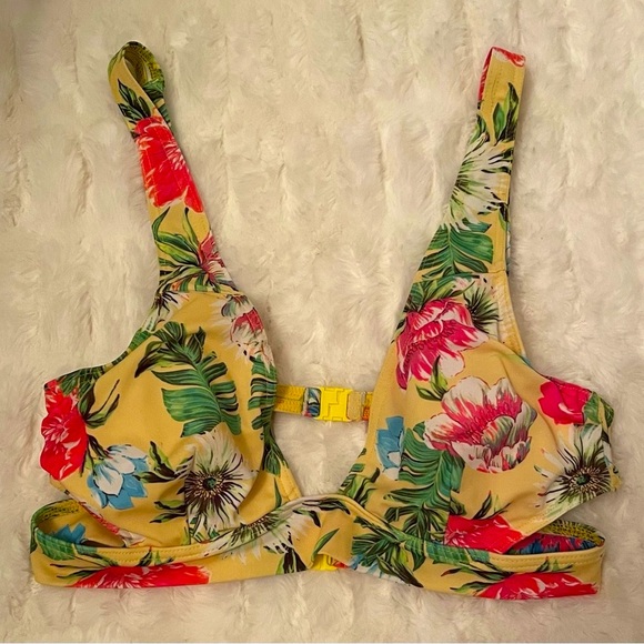 36D Bikini Top Bundle! Tropical and Striped. Both so pretty! - Picture 4 of 7